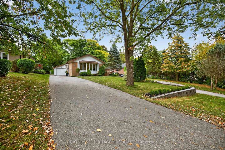 Property Photo: 49 Bayview Parkway ON L3Y 3W2