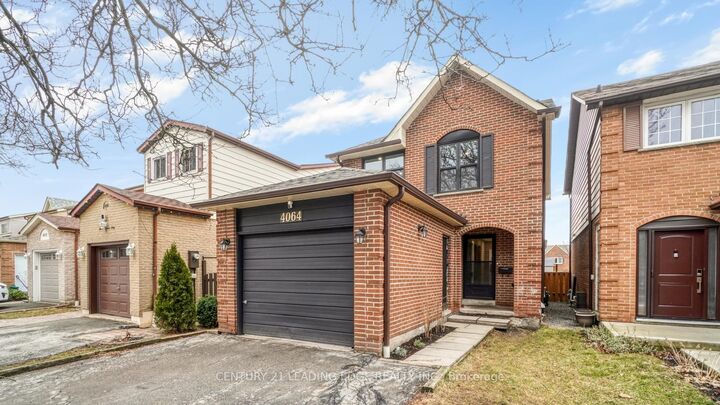 Property Photo: 4064 Teakwood Drive ON L5C 3L5