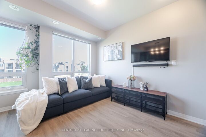Property Photo: 650 Atwater Avenue 35 ON L5G 4K7