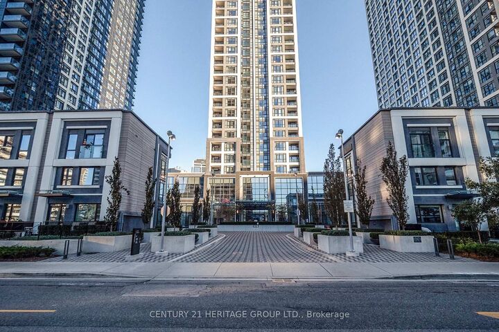 Photo de la propriété: 7 Mabelle Avenue 4302 ON M9A 4X7