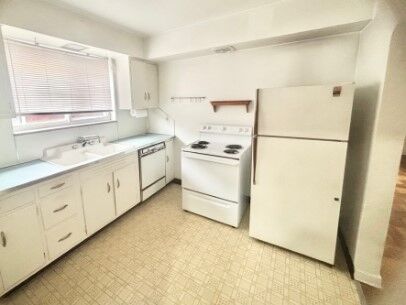 Property Photo: 308 Lenox Ave 306.5 PA 15221