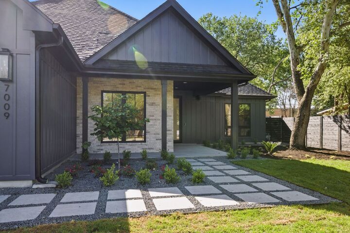 Property Photo: 7009 Daugherty TX 78757