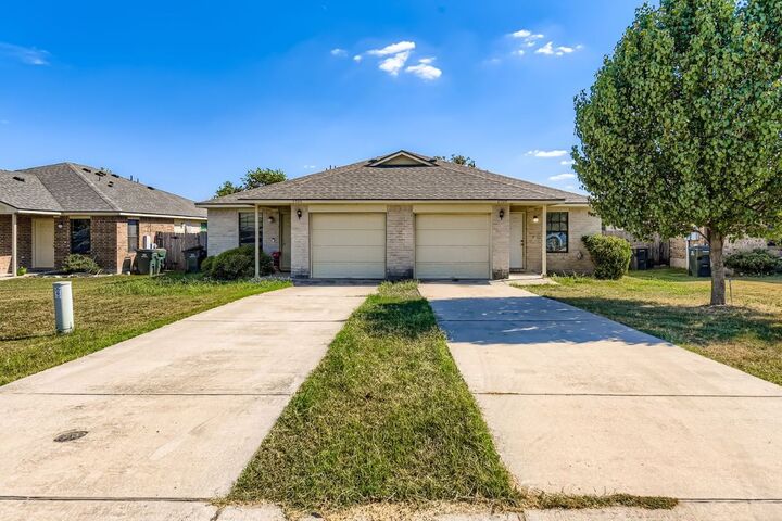 1010-1014 Trail Driver Cove  Georgetown TX 78626 photo