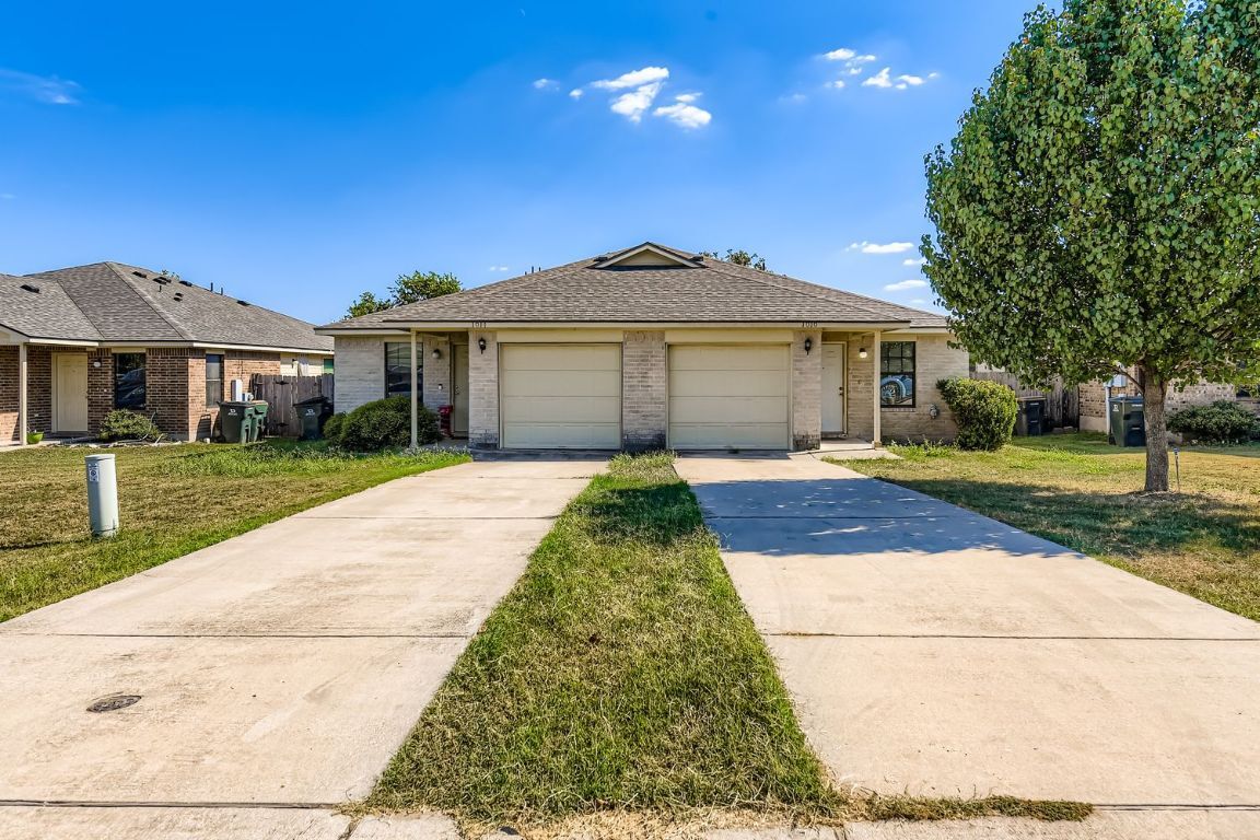 Property Photo: 1010-1014 Trail Driver Cove TX 78626