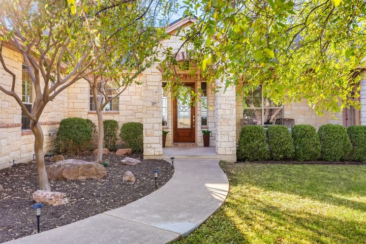 Property Photo: 104 Running Brook Trail TX 78669