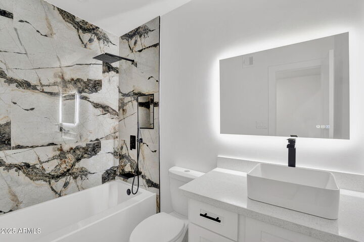 Property Photo: 14627 N 33rd Avenue AZ 85053