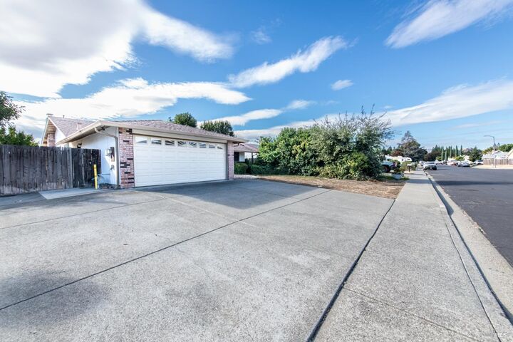 Property Photo: 190 Fairview Drive CA 95687