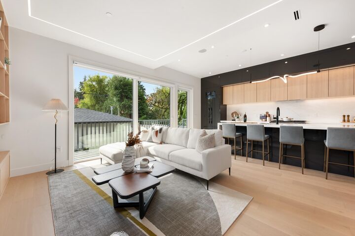 Property Photo: 3232 W 38th Avenue 2 BC V6N 2X6