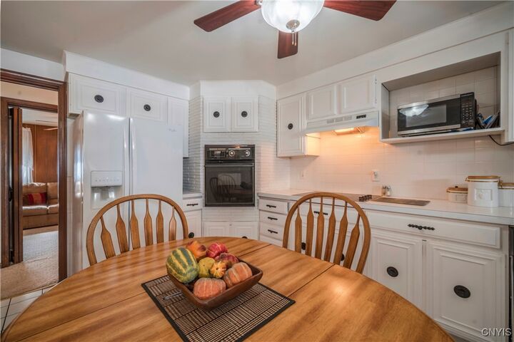 Property Photo:  110 Bellshire Lane  NY 13208 