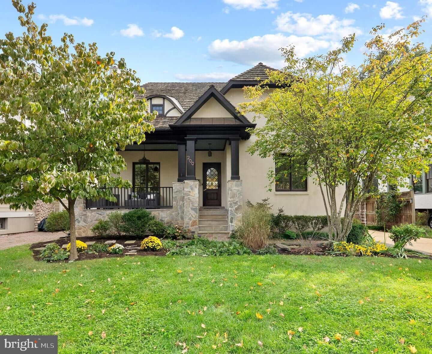 Property Photo: 200 Summers Drive VA 22301