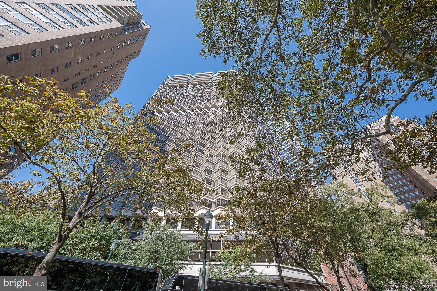 Property Photo: 202 W Rittenhouse Square 10 1205 PA 19103