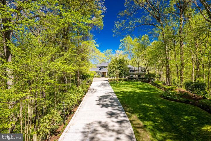 Property Photo:  658 Live Oak Drive  VA 22101 