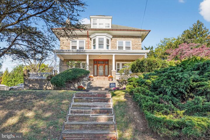 580 Wigard Avenue  Philadelphia PA 19128 photo