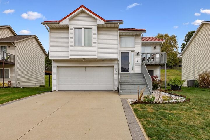 Property Photo: 1731 Parkway Drive IA 52241