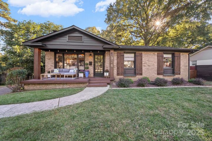 Property Photo: 1526 Starbrook Drive NC 28210