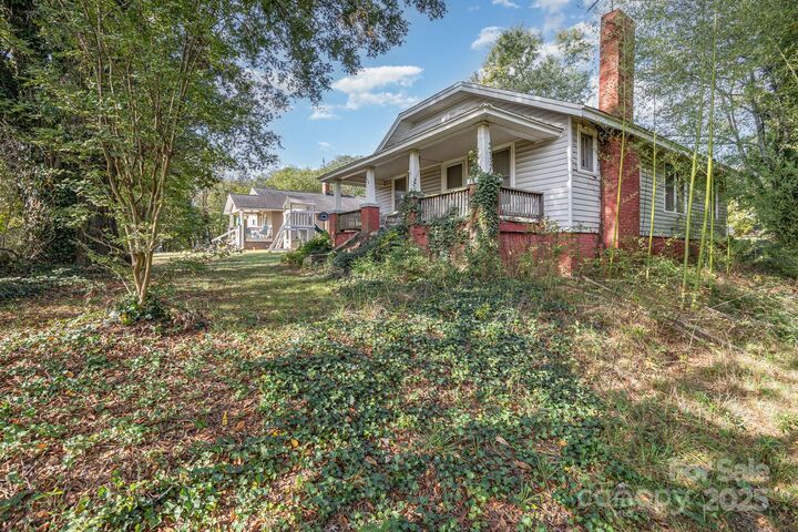 Property Photo: 114 Bristol Drive NC 28677