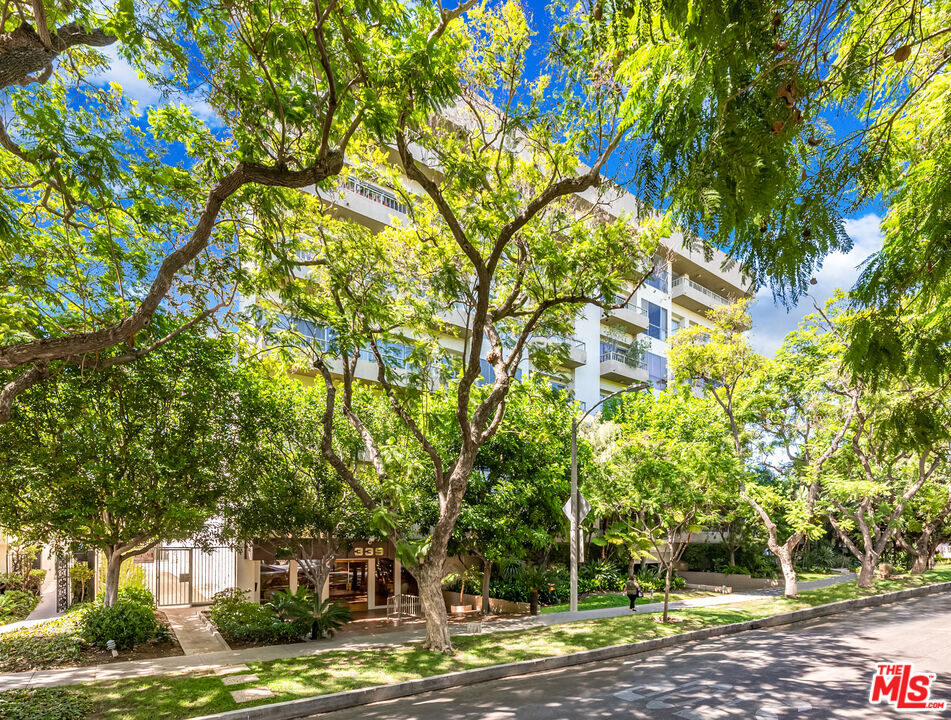 Property Photo: 339 N Palm Dr CA 90210