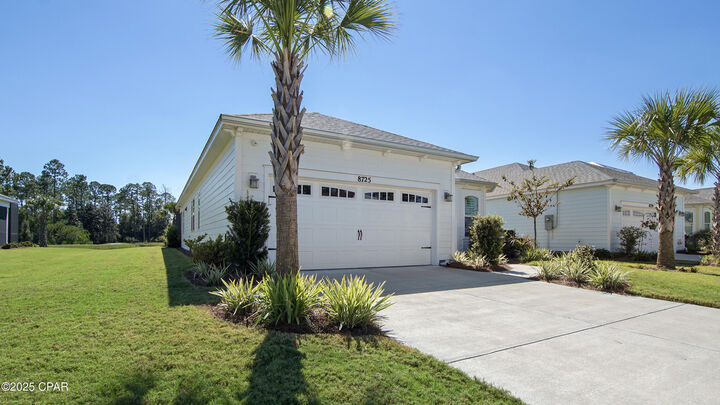 Property Photo: 8725 Coral Reef Way FL 32413
