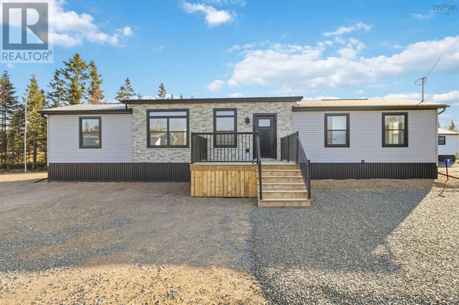 Property Photo: 8 Pebble Lane NS B0N 2J0