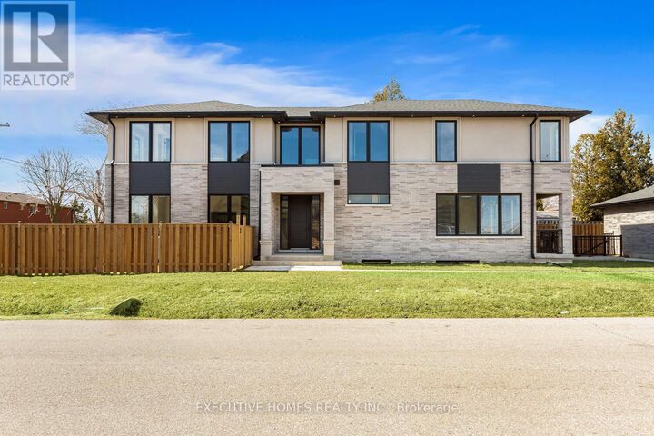 Property Photo:  797 First Street  ON L5E 1A3 