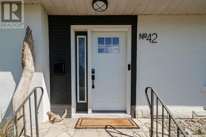 42 Niagara Street  Collingwood ON L9Y 3X2 photo