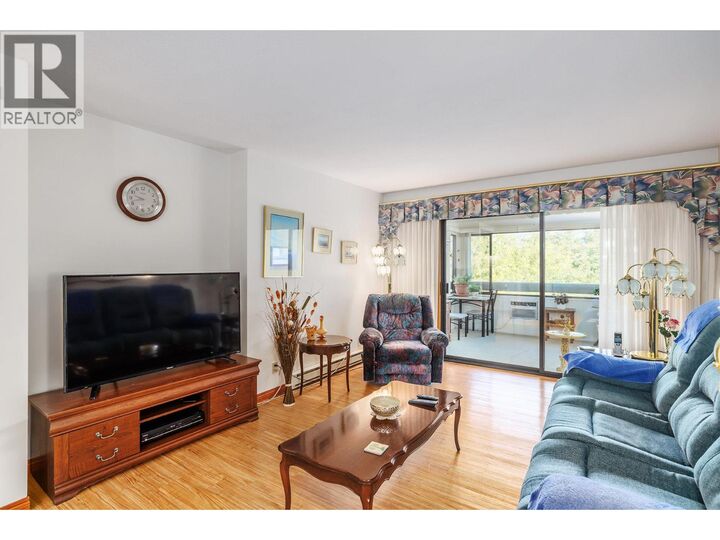 Property Photo: 1075 Bernard Avenue 301 BC V1Y 6P7