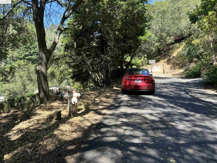 Property Photo: 67 Gypsy Ln CA 94705