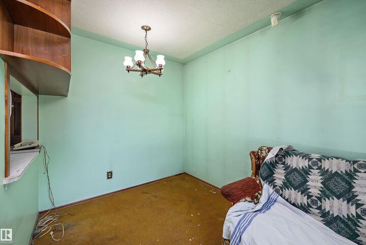 Property Photo:  13711 133 Avenue NW  AB T5L 3T3 