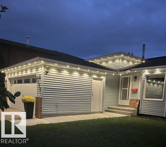 Photo de la propriété: 4631 10 Avenue NW AB T6L 4S2