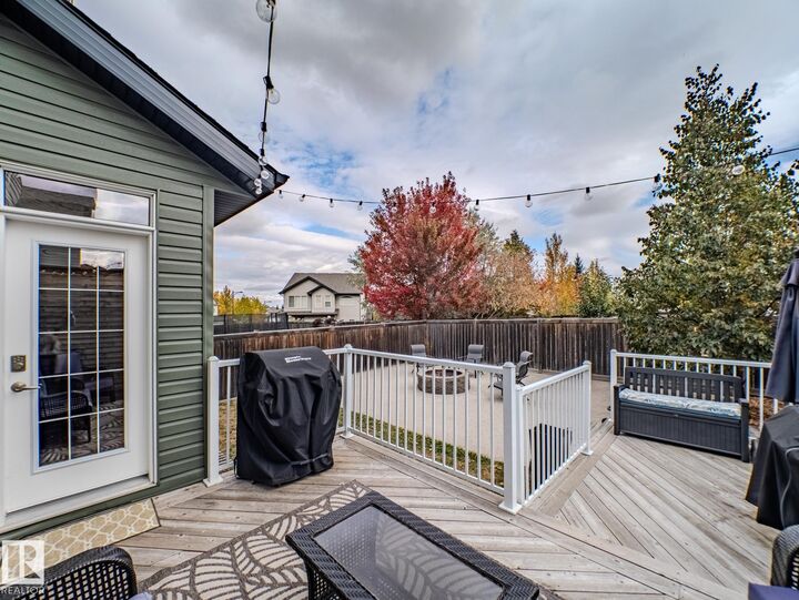 Property Photo: 6212 Sunbrook Lane AB T8H 0J8