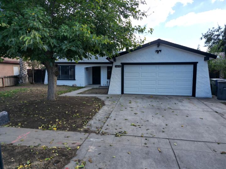 Property Photo:  4632 E Grove Avenue  CA 93725 