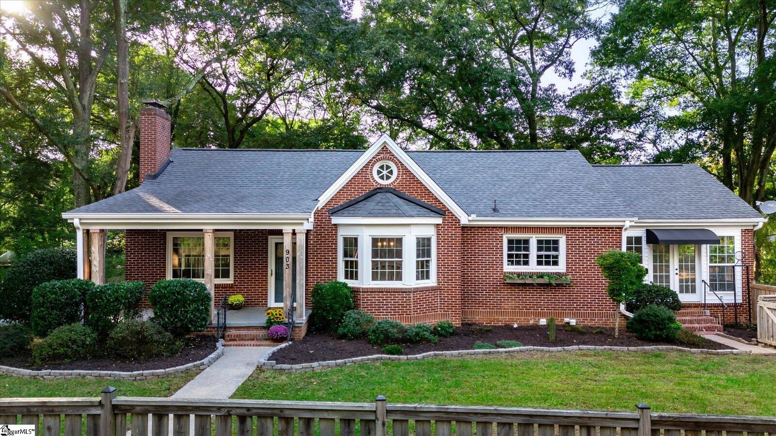 Property Photo: 903 N A Street SC 29640