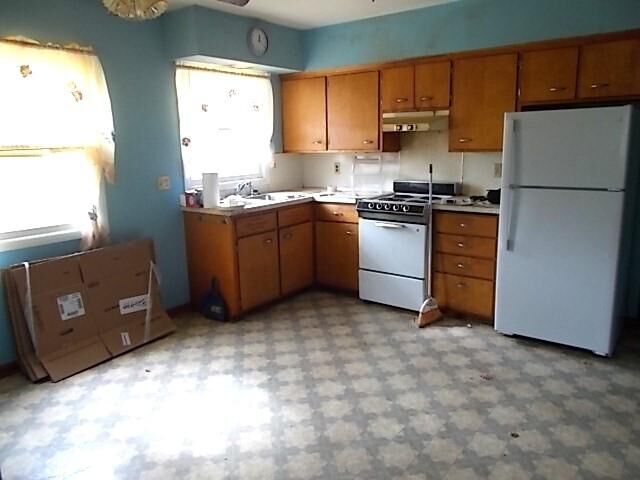 Property Photo:  704 Spruce St  WI 54452