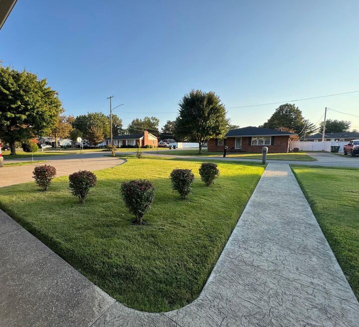 Property Photo:  203 Donna Dr  KY