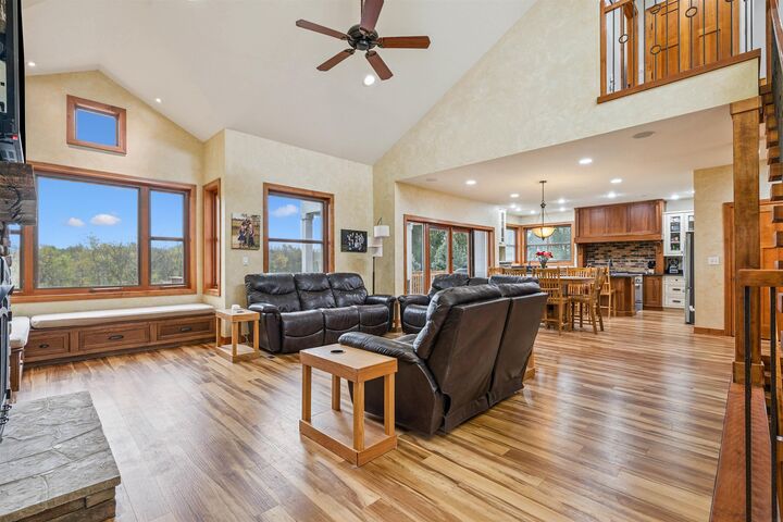Property Photo:  2425 Bishop Avenue  IA 50677 