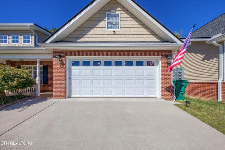 Property Photo: 1423 Hazelgreen Way TN 37912