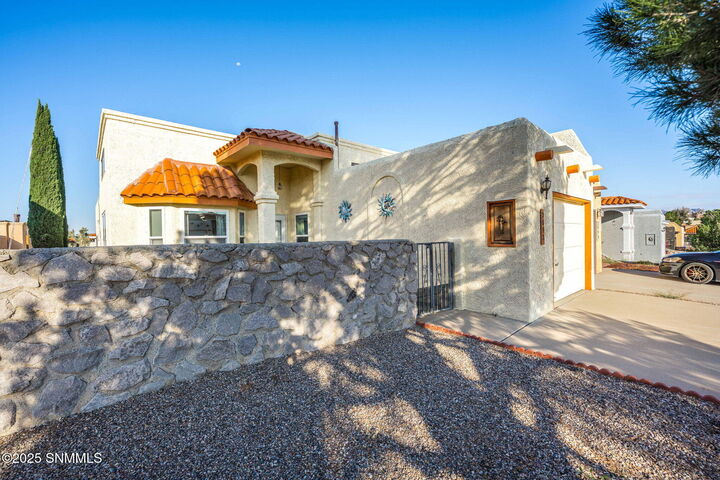 Property Photo: 2093 Pine Needle Way NM 88012