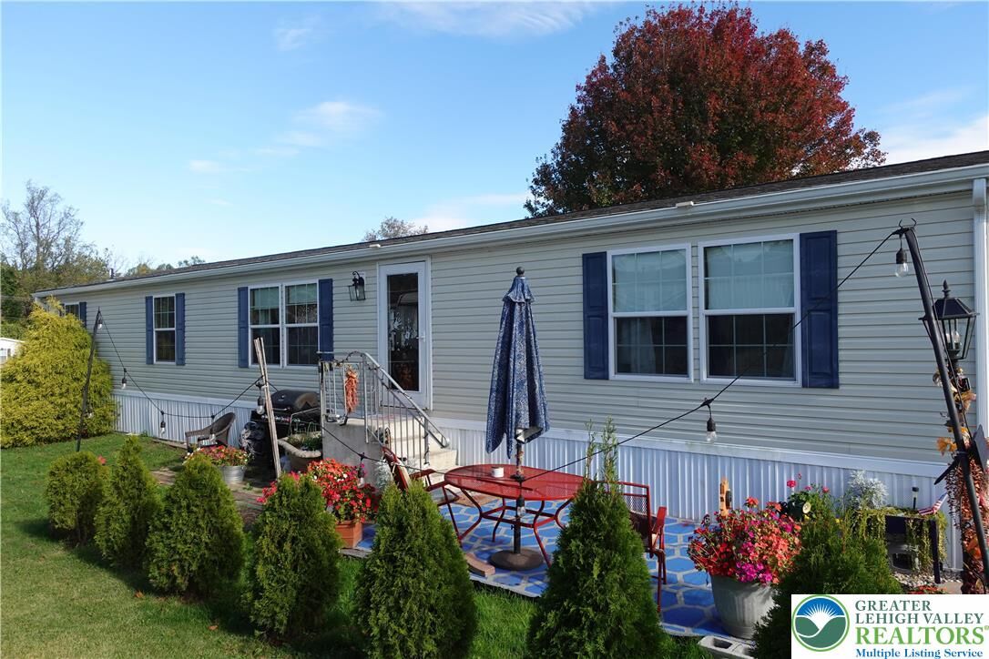 Property Photo: 59 Mansfield Drive PA 18062
