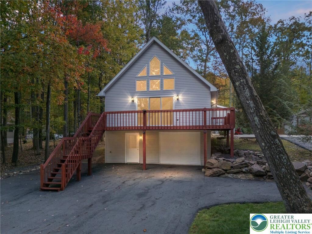 Property Photo: 273 Four Seasons Drive PA 18222