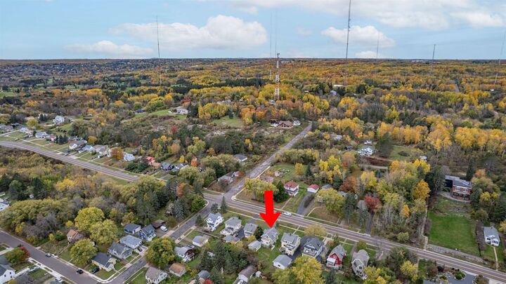 Property Photo: 718 W Skyline Pkwy MN 55806