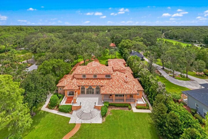 Property Photo:  8945 Roberts Road  FL 33556 