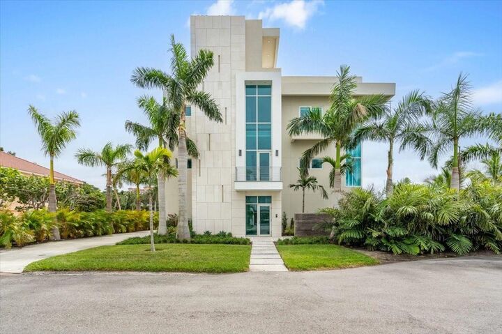 Property Photo: 1000 Tocobaga Lane FL 34236