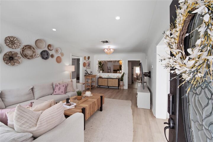 Property Photo:  1433 27th Avenue S  FL 33705 