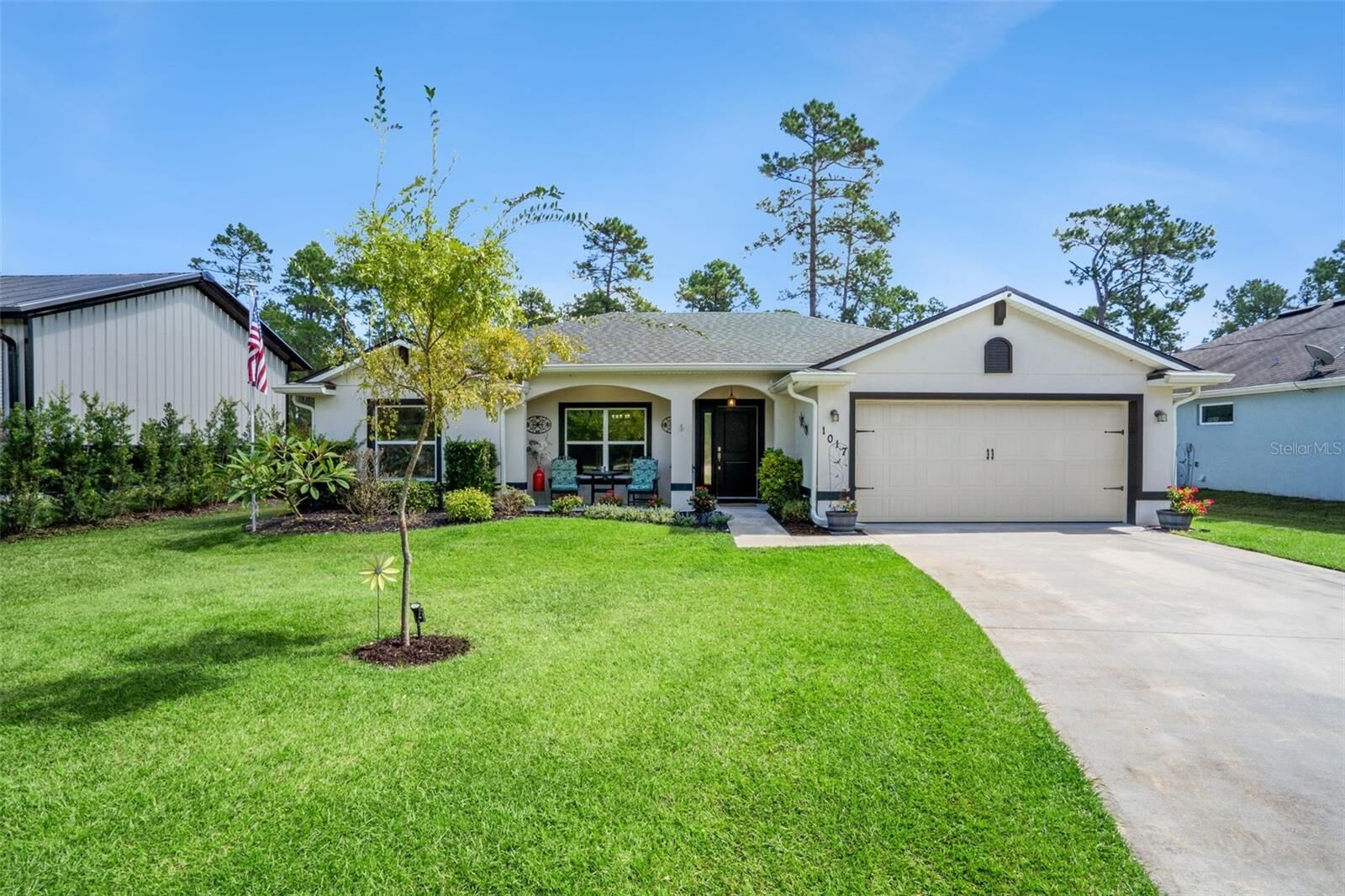 Property Photo: 1017 East Parkway FL 32724