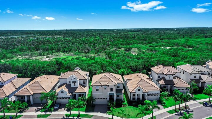 Property Photo: 2636 Yellow Sundial Loop FL 33570