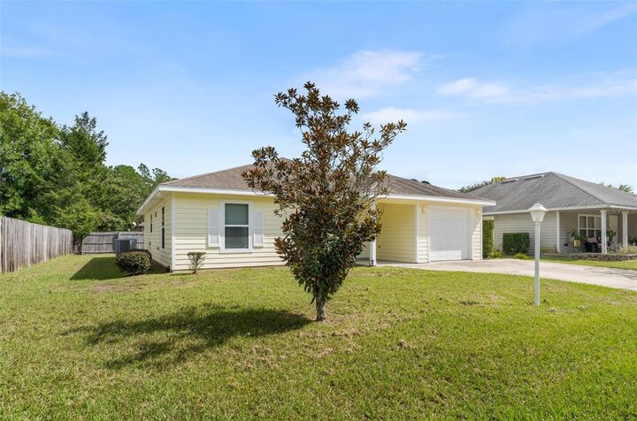 Property Photo:  4671 NE 15th Terrace  FL 32609