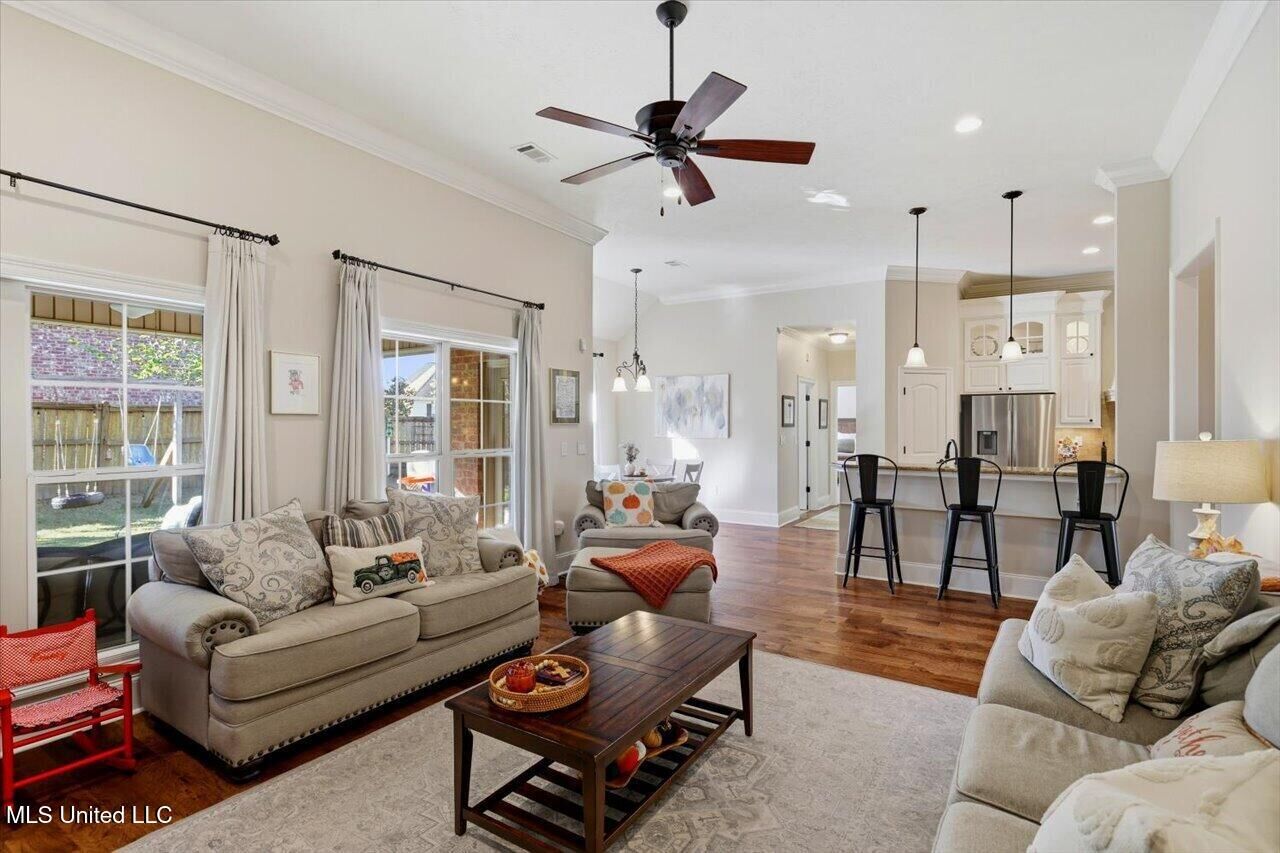 Property Photo: 334 Gladeview Place MS 39047