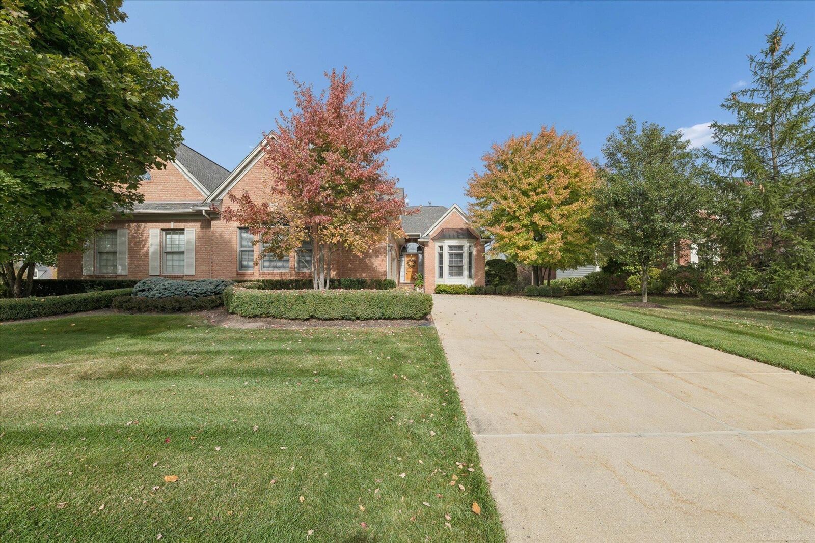 Property Photo: 2794 Castlemartin Court MI 48306
