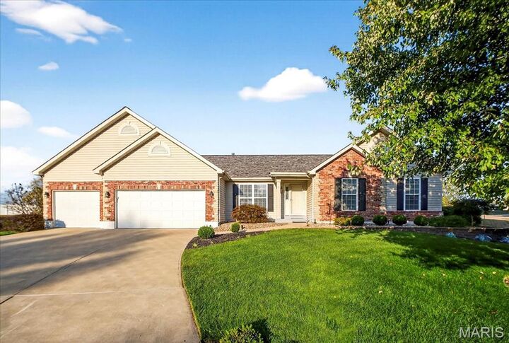 1732 Discovery Drive  Wentzville MO 63385 photo