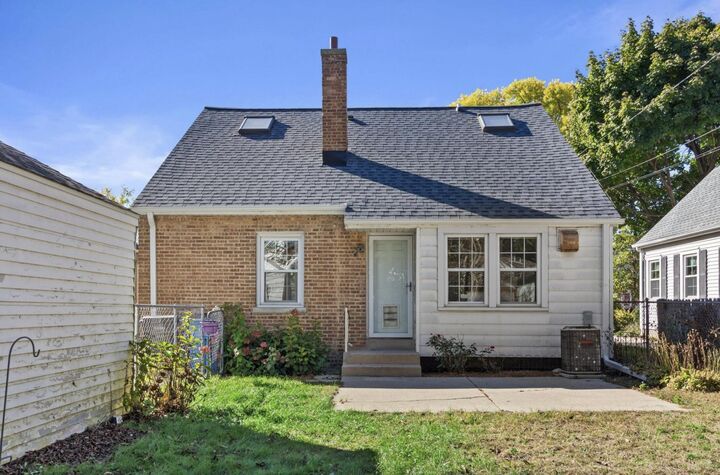 Property Photo:  4918 N Berkeley Blvd  WI 53217 